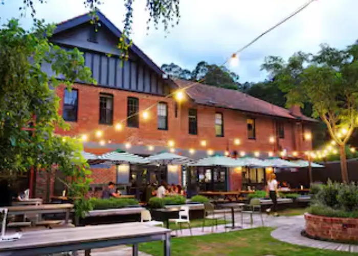 Alpine Hotel, Eat Drink Sleep