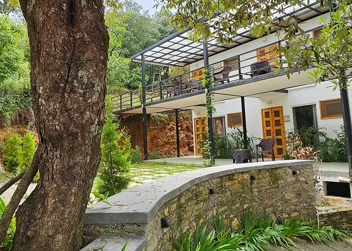Dunagiri Retreat