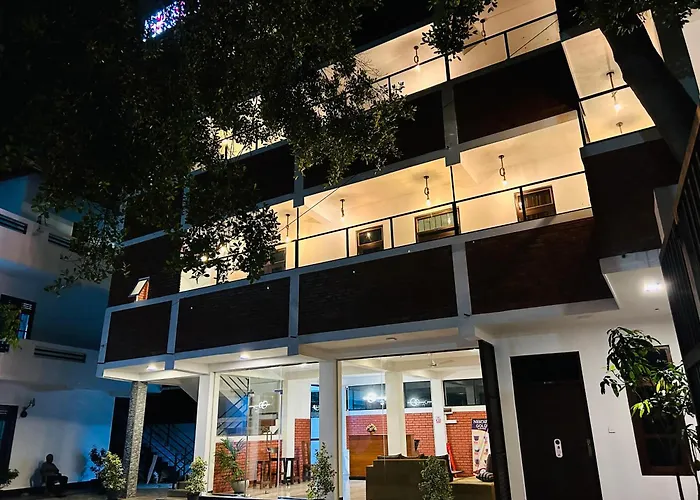 Unic Residence And Transit Hotel