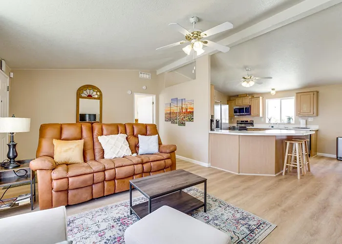 6 Mi To Downtown Pahrump: Scenic Desert Retreat