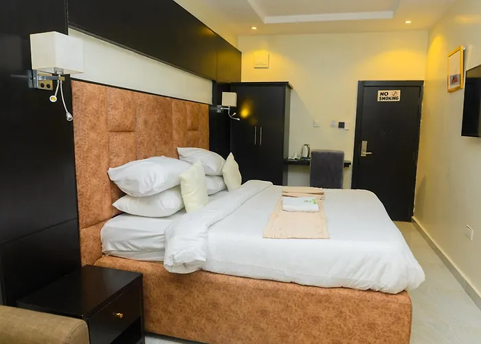 Proximus Hotel And Suites
