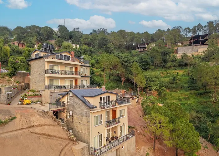 Elivaas Signature Konifer Hillside Retreat