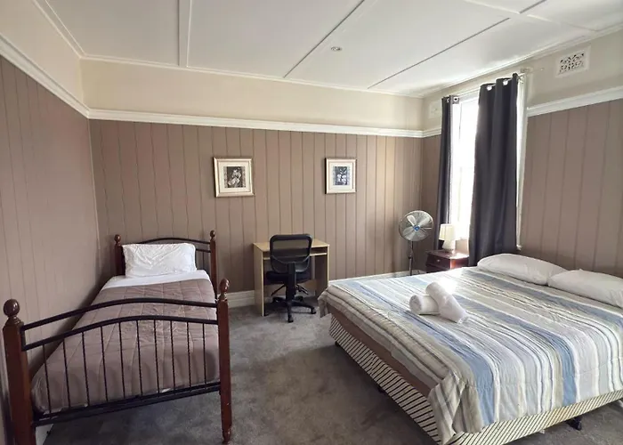 Apsley Arms Hotel