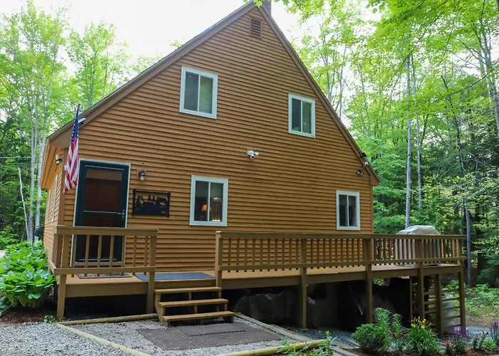 Cozy New Hampshire Retreat Near Attitash Mountain