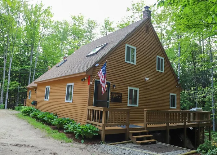 Cozy New Hampshire Retreat Near Attitash Mountain