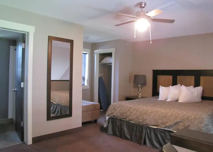Elkwater Lake Lodge And Resort