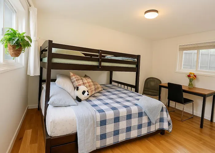 Luxury 180 Degree Lake View