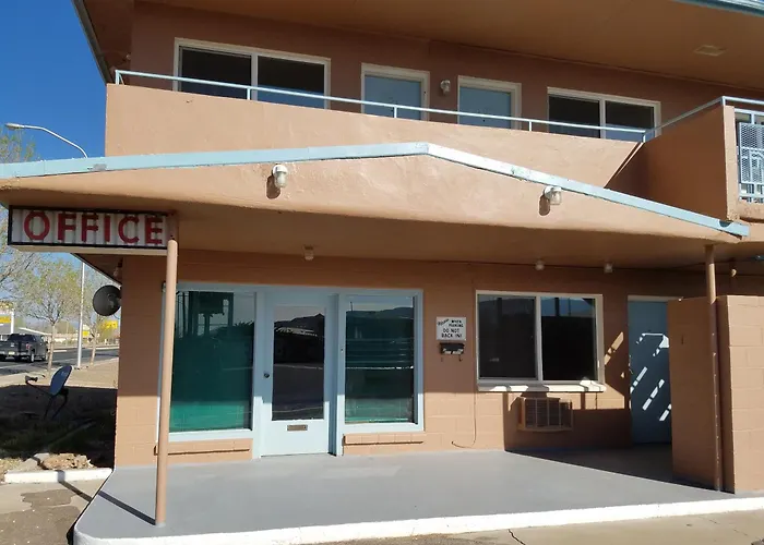 Leisure Lodge Motel