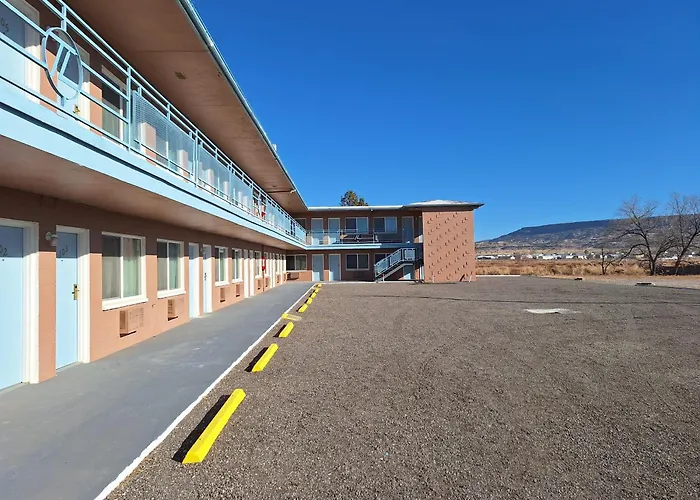 Leisure Lodge Motel