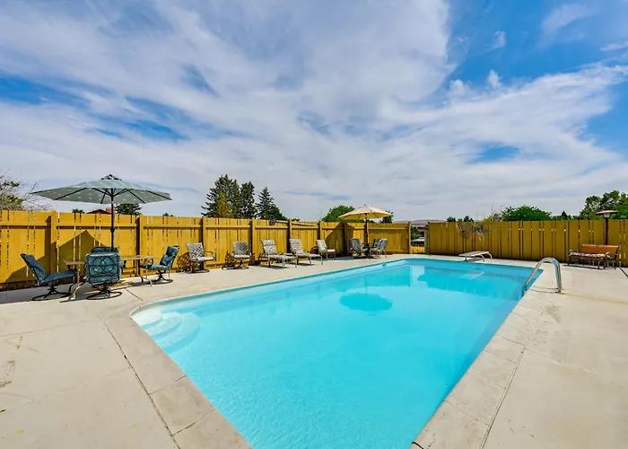 Family-Friendly Yakima Escape W/ Yard & Pool!