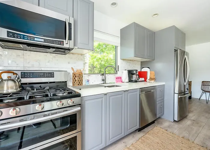 Newly Renovated Waterfront Cottage