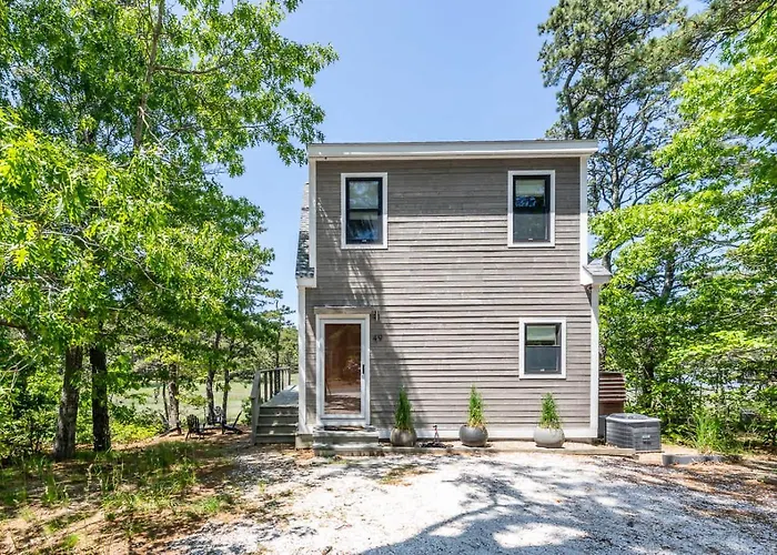 Newly Renovated Waterfront Cottage