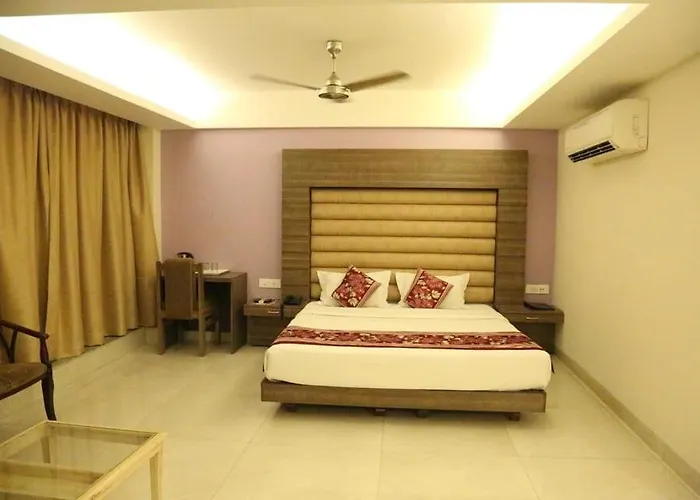 Townhouse Oak Hotel Nisarga Mp Nagar Bhopal