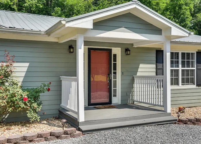 Guntersville Lake House: Boat Ramp Access!