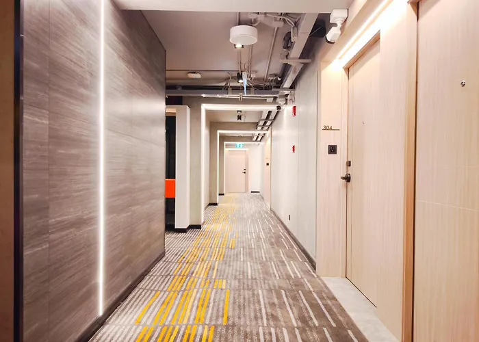 Citichic Sukhumvit 13 By Compass Hospitality - Newly Renovated