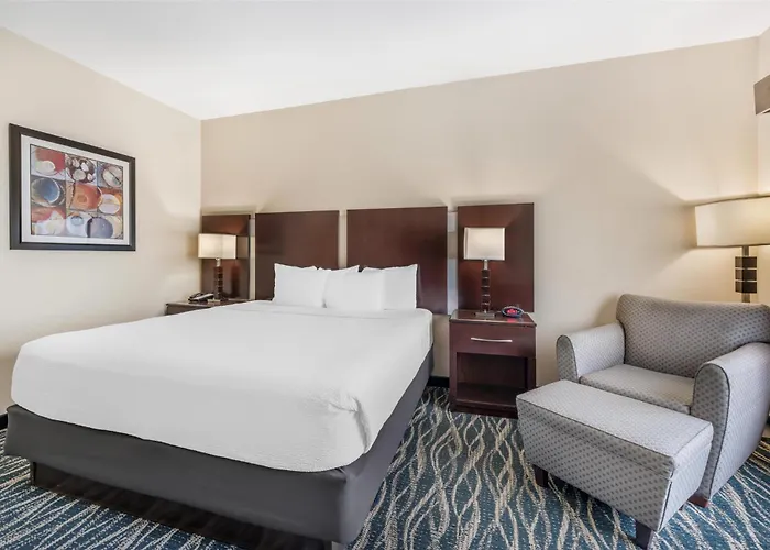Best Western Plus Eastgate Inn & Suites