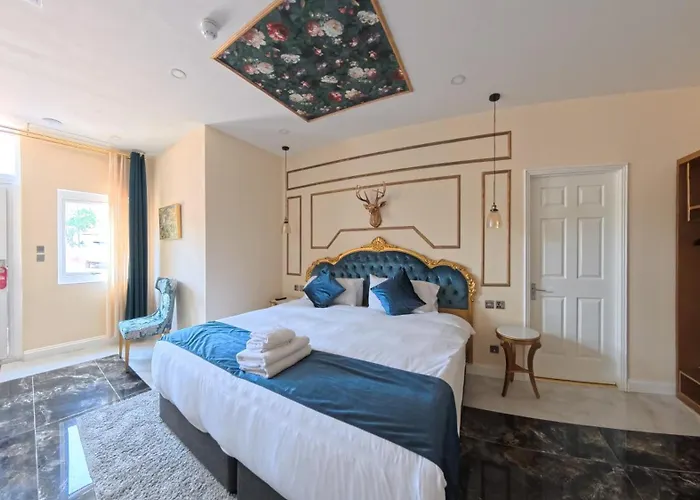 Muthu Fort William Hotel