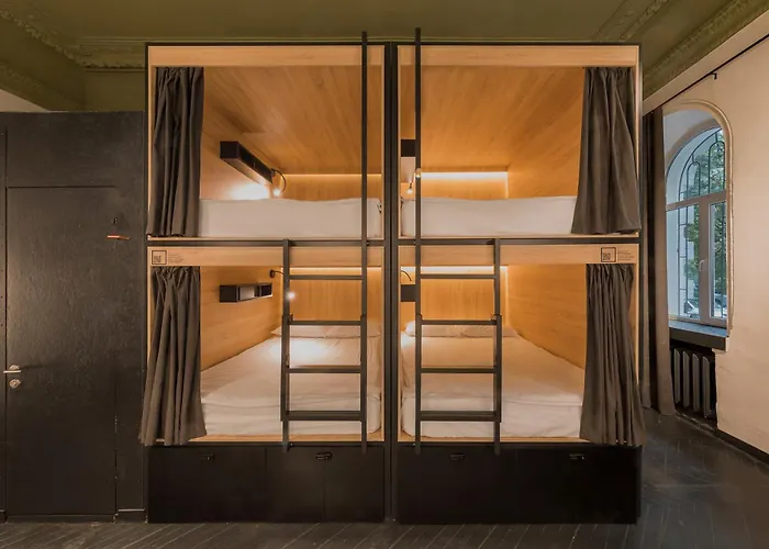 Globe Runner Rooms & Dorms