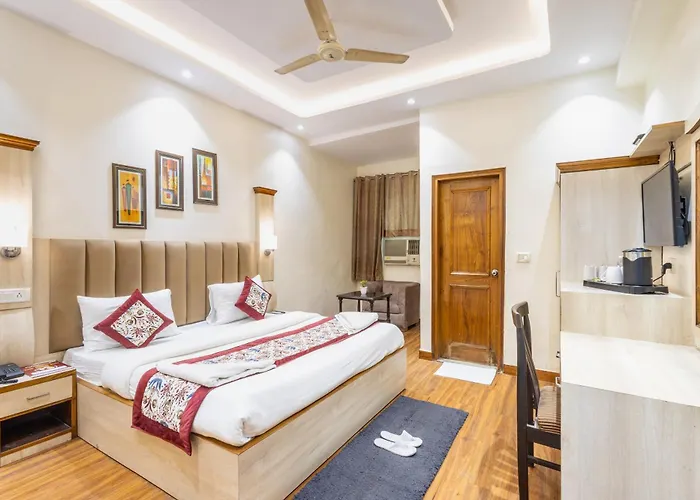 Hotel Garden View - Near Karol Bagh Metro Station And Gaffar Market