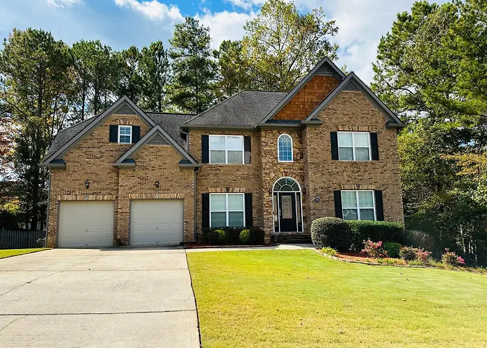 4 Bedroom Spacious Villa Getaway Near Atlanta & Six Flags