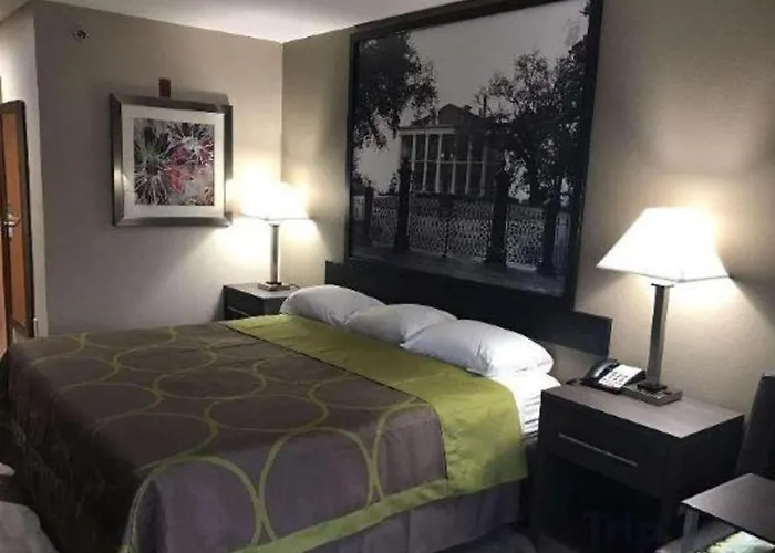 Super 8 By Wyndham Pascagoula