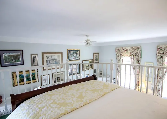 The Jypsy Inn - The Royal Suite Bracebridge