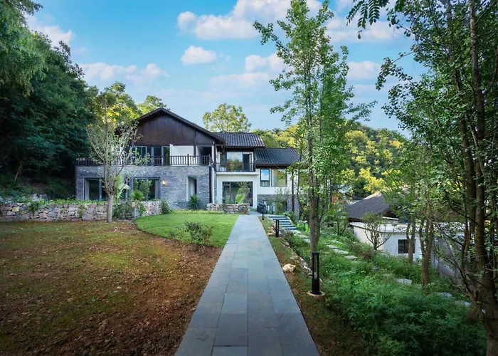 Xunmiri Qinin Villa
