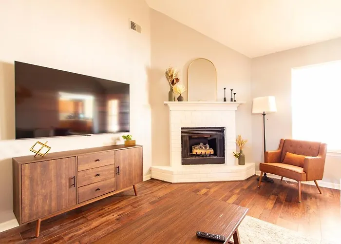 Family & Pet Friendly Oasis - Backyard - Patio
