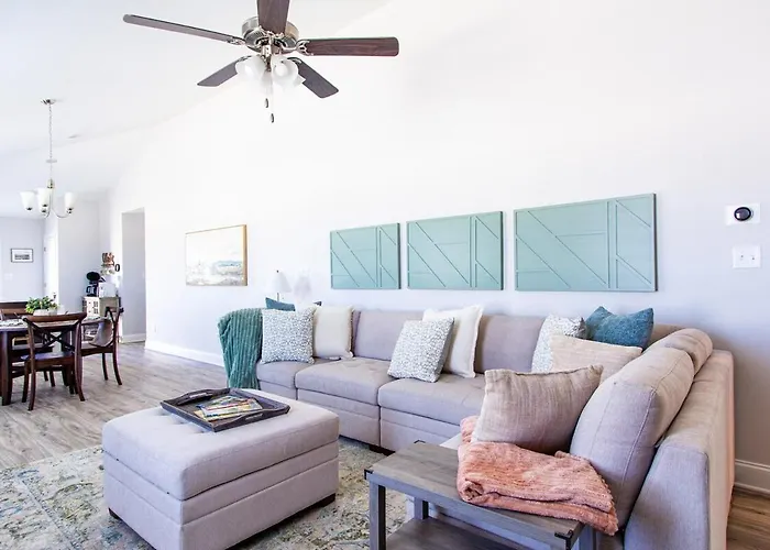 Luxury 5-Star Retreat - Family & Pet Friendly