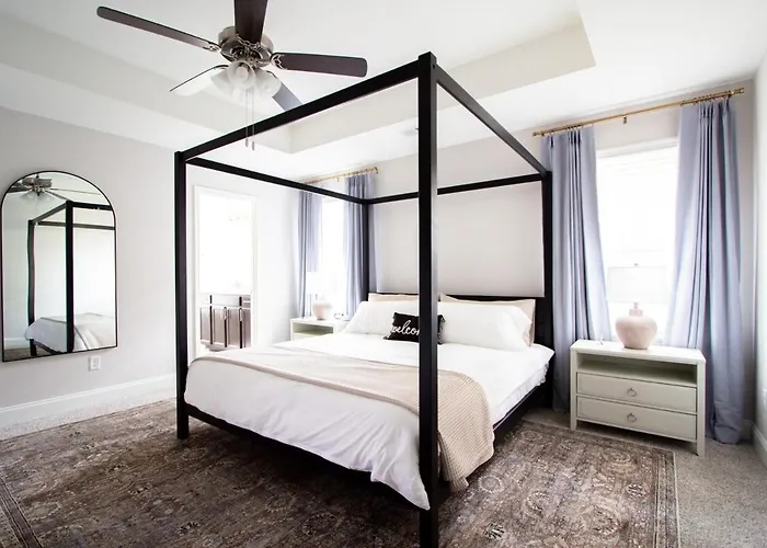 Luxury 5-Star Retreat - Family & Pet Friendly
