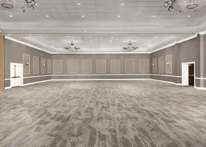 Virginia Crossings Hotel, Tapestry Collection By Hilton