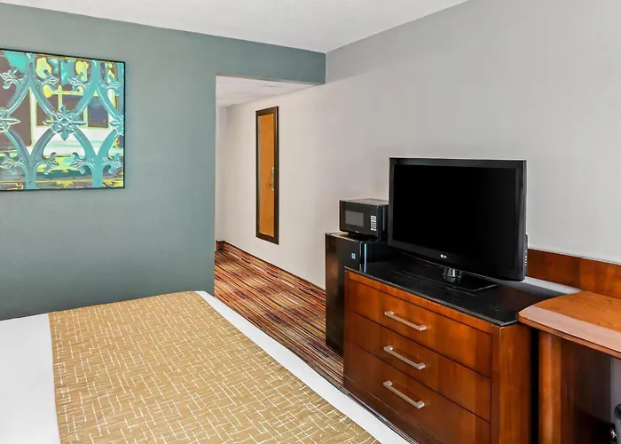 Travelodge By Wyndham Bloomington