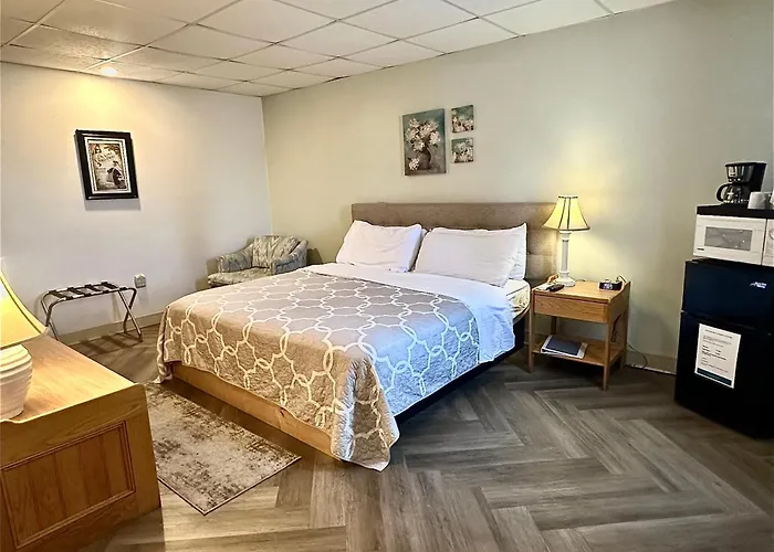 Skaneateles Inn On 20