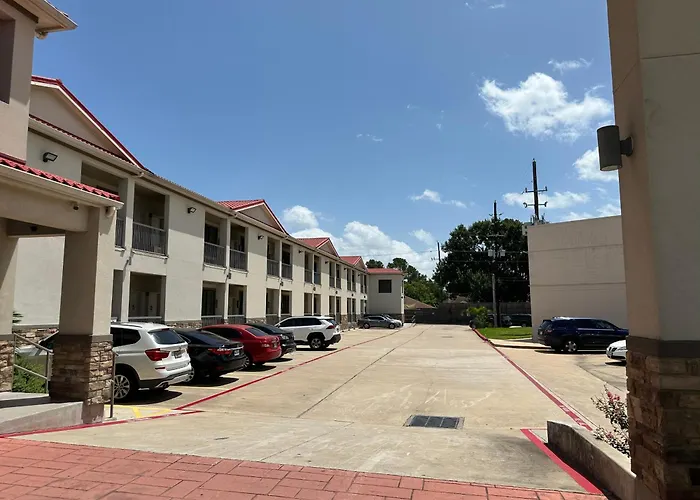 Scottish Inn And Suites