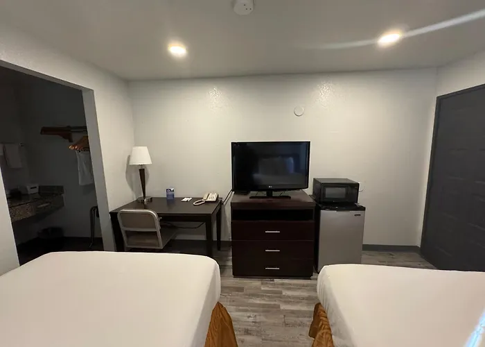 Travelodge By Wyndham Sacramento / Rancho Cordova