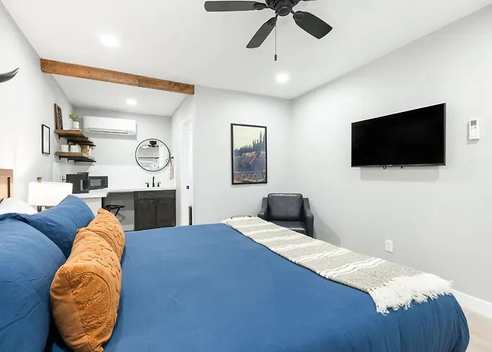 The Moro | Sequoia Motel Rm3