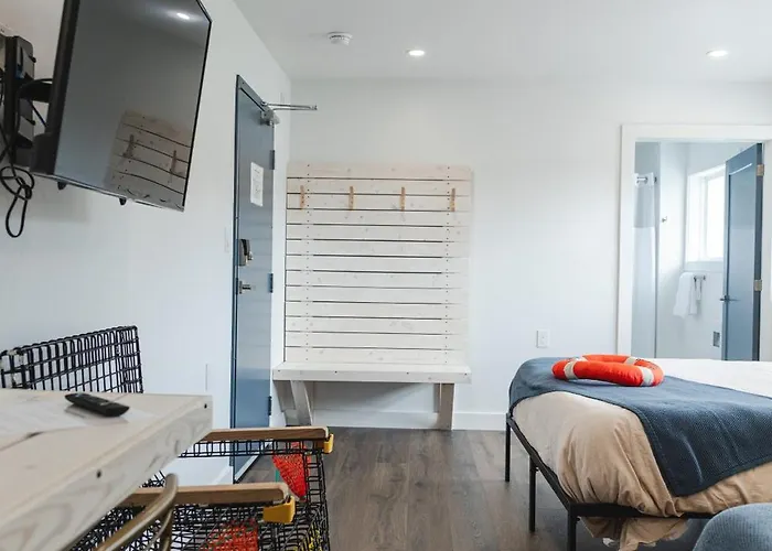 Homeport Suites&Residences