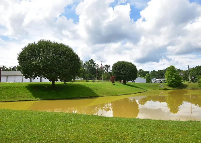 Laurel Lake Cabins