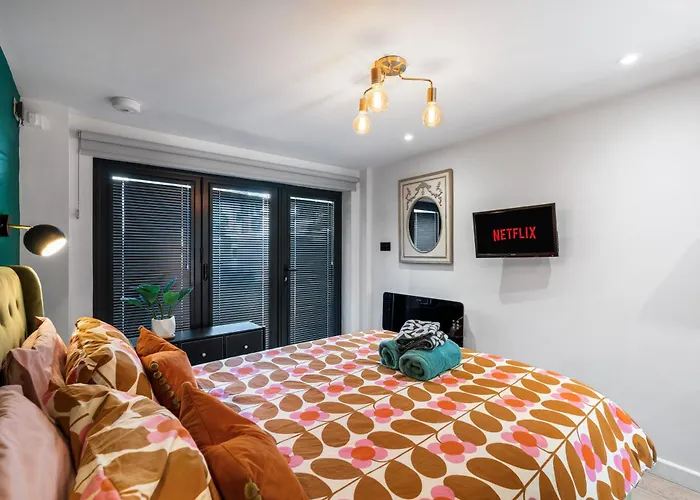 Tiny House With Private Parking & Patio - Central Brighton