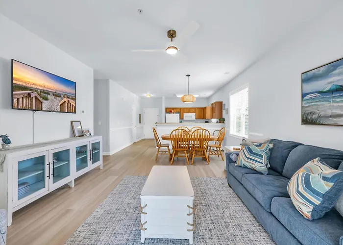 Lakefront Condo W Huge Waterfront Pool Hot Tub