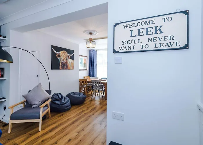 Cozy 3-Bed Home By 53 Degrees Property, Perfect For Business & Groups!