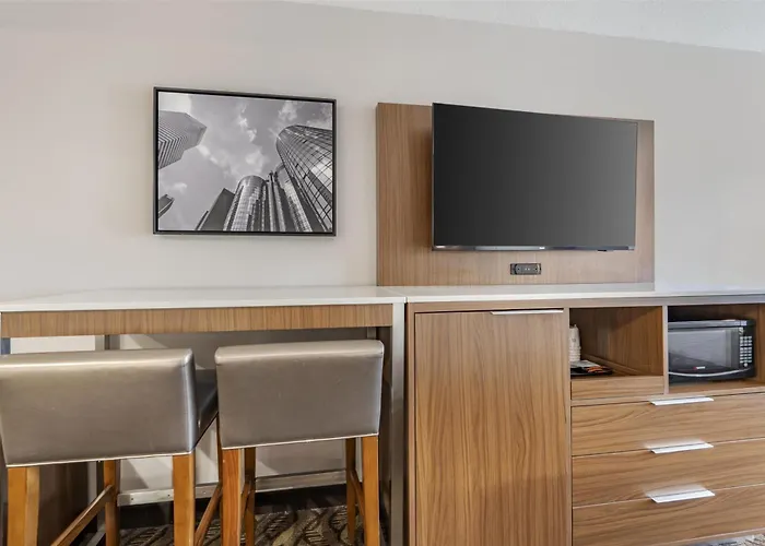 Best Western Airport Plaza Hotel – LAX Airport LA Stadium