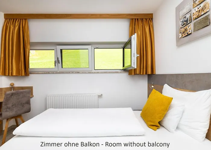 Der Burgblick-Adults Only 24 H Self Check In