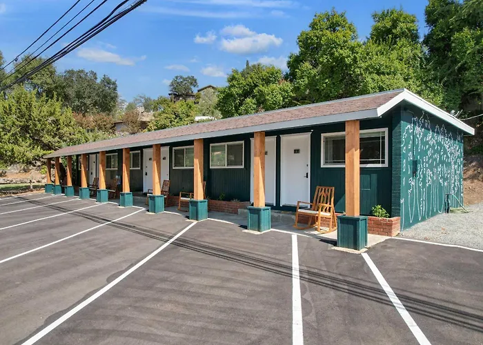 The Moro | Sequoia Motel Rm3