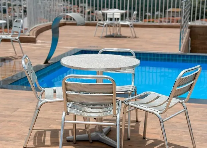 Hotel Tropical Paracatu Ereli