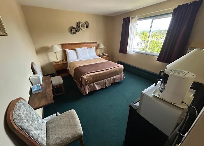 Marina Hotel