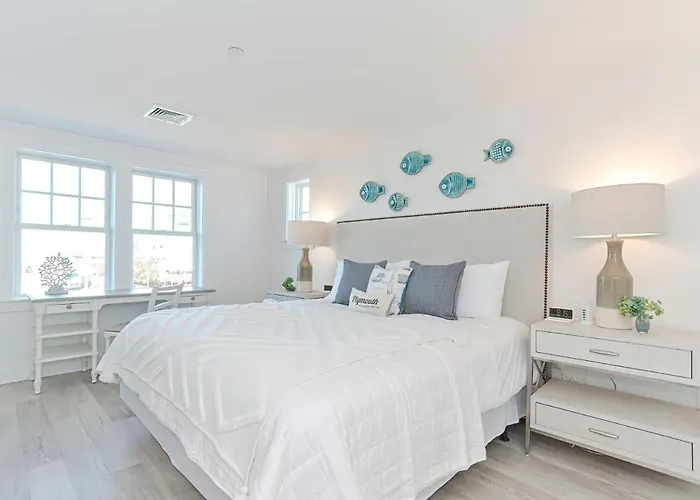 Harbortown Suites