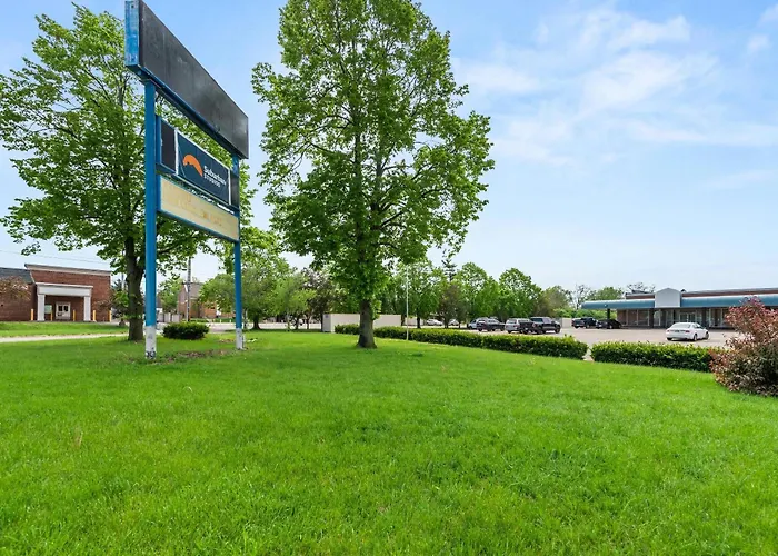 Suburban Studios Fairborn - Dayton