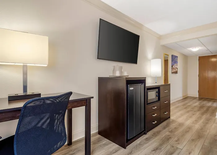 Clarion Hotel & Conference Center Toms River