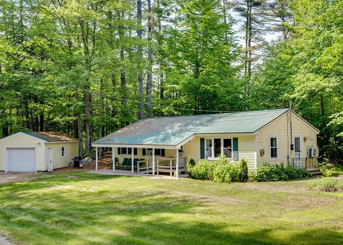 Outdoor Exploration: Quaint North Conway Cottage!